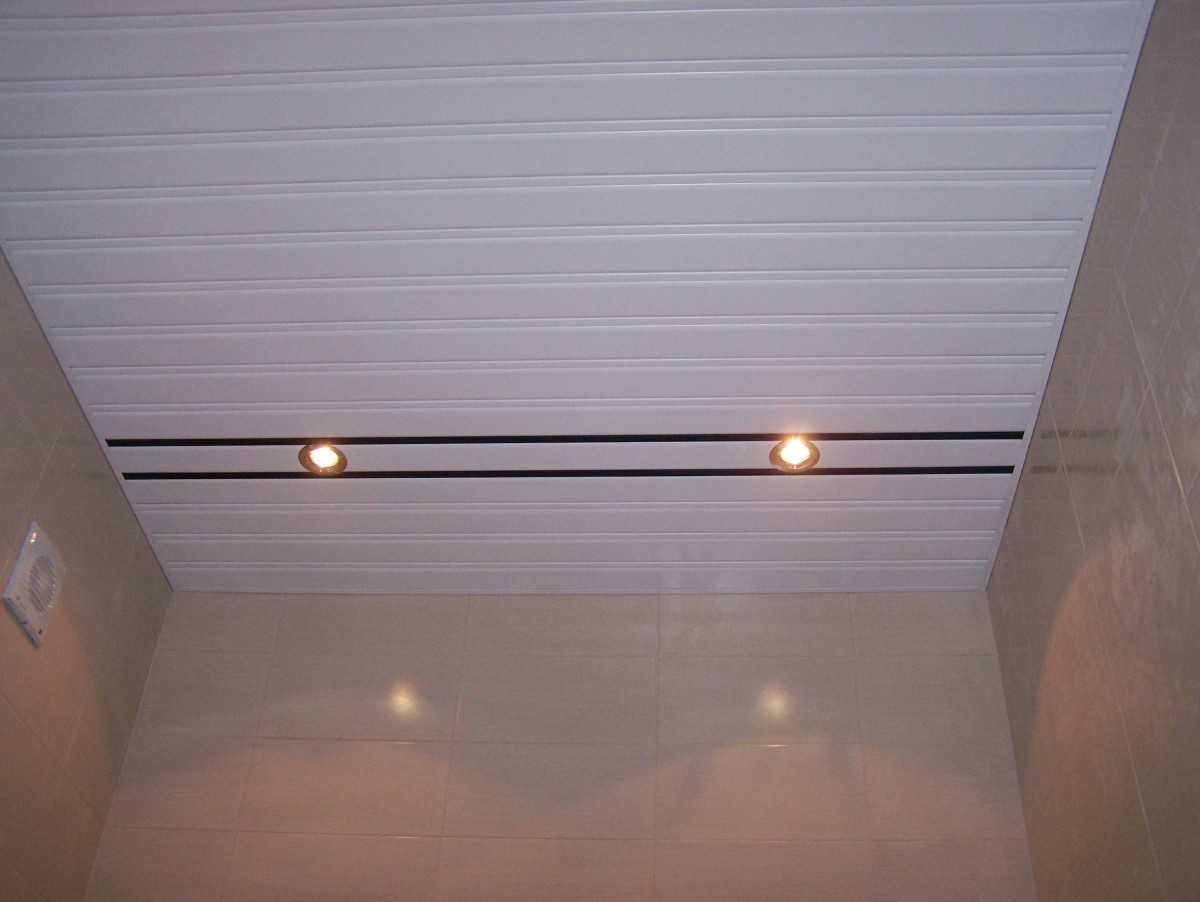 Светильники для реечного потолка в ванной комнате
